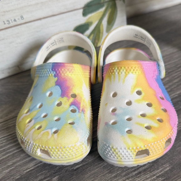 Crocs Kids Rainbow Pink Blue & Yellow Tie Dye Slip On Shoes. Size C 7. - Picture 5 of 9